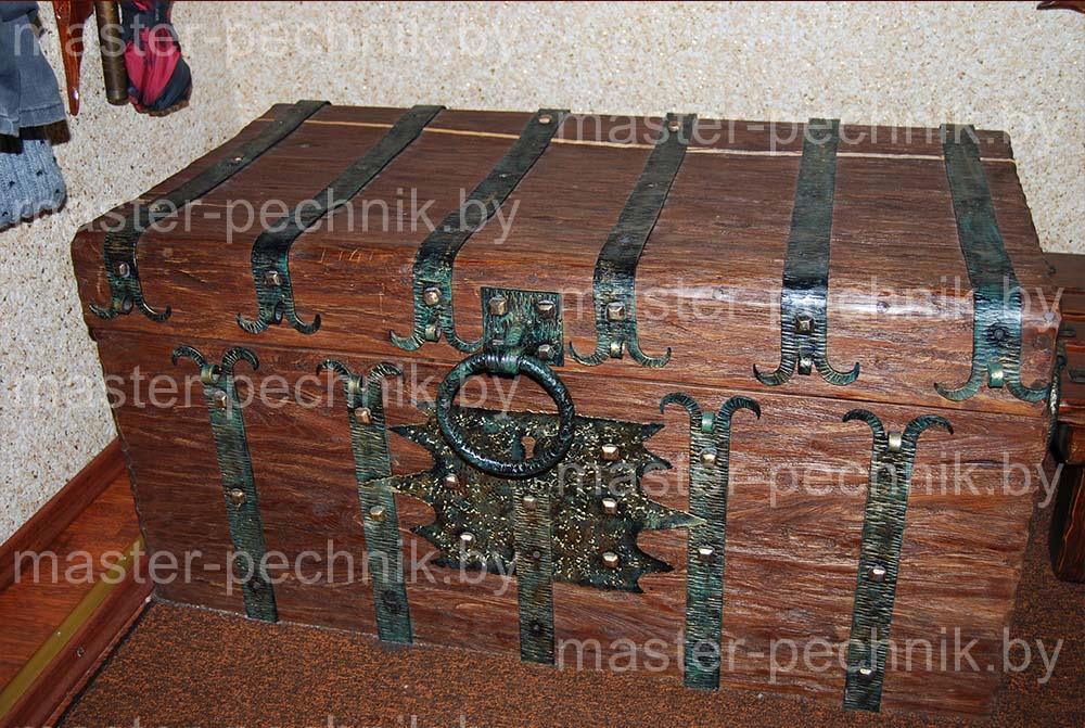 Заказать сундук из массива с кованным орнаментом. Авторский сундук из массива с кованным орнаментом